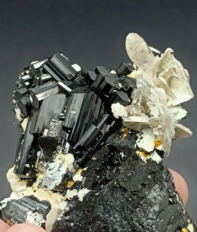 130 Gram Very Beautiful Natural Black Tourmaline With: Title: 130 Gram Very Beautiful Natural Black Tourmaline With Mica Specimen Treatment: Natural Gemstones: Black Tourmaline Weight: 130 Gram Size/Dimensions: 69x47x25 mm Origin: Pakistan Reserve: $20.00
