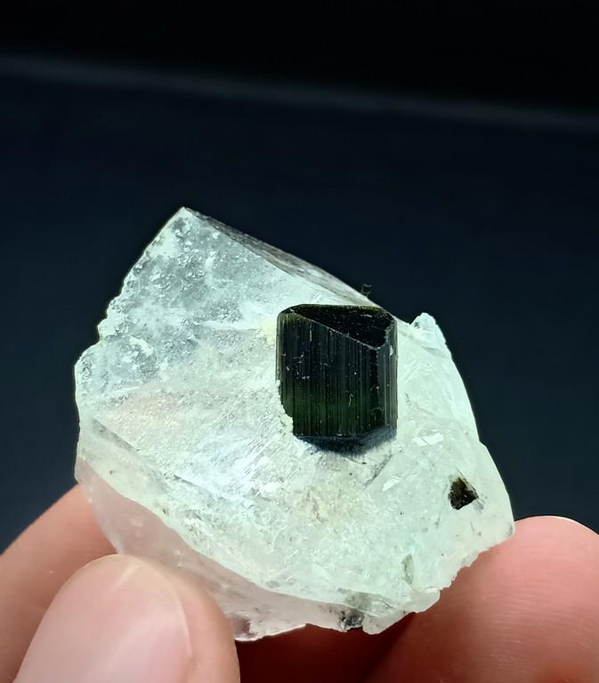 14 Gram Beautiful Natural Tourmaline With Quartz: No Reserve! Title: 14 Gram Beautiful Natural Tourmaline With Quartz Specimen Treatment: Natural Gemstones: Tourmaline With Quartz Weight: 14 Gram Size/Dimensions: 33x24x18 mm Origin: Pakistan Shipping