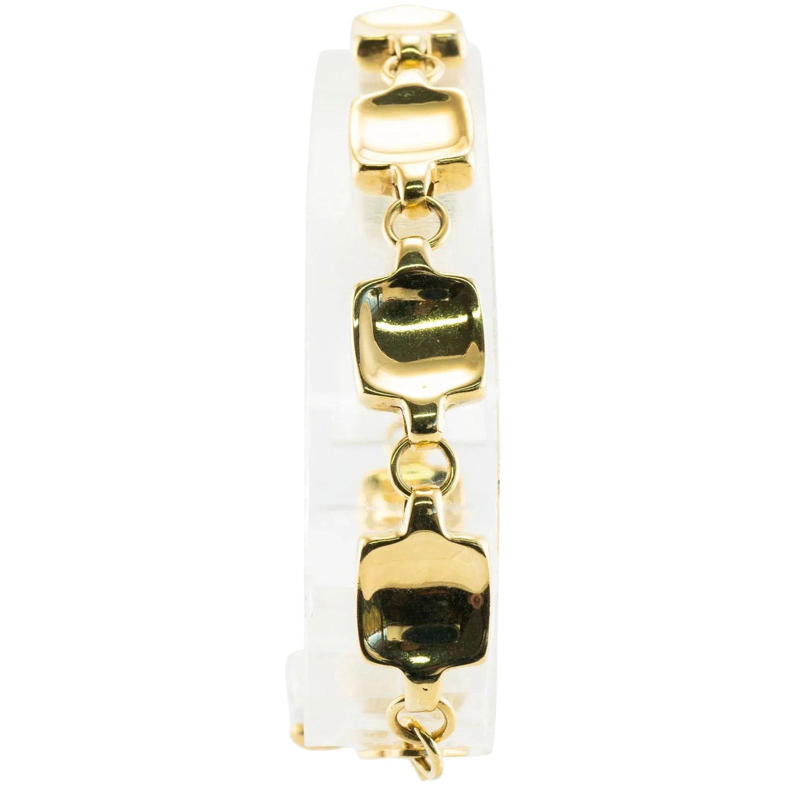 Robert Lee Morris 18K Yellow Gold Bracelet Toggle Clasp: This rare authentic Robert Lee Morris bracelet is finely crafted in 18K Yellow gold. There are 8 gold square links measuring 10mm each. The wearable length of the bracelet including toggle clasp is 7.