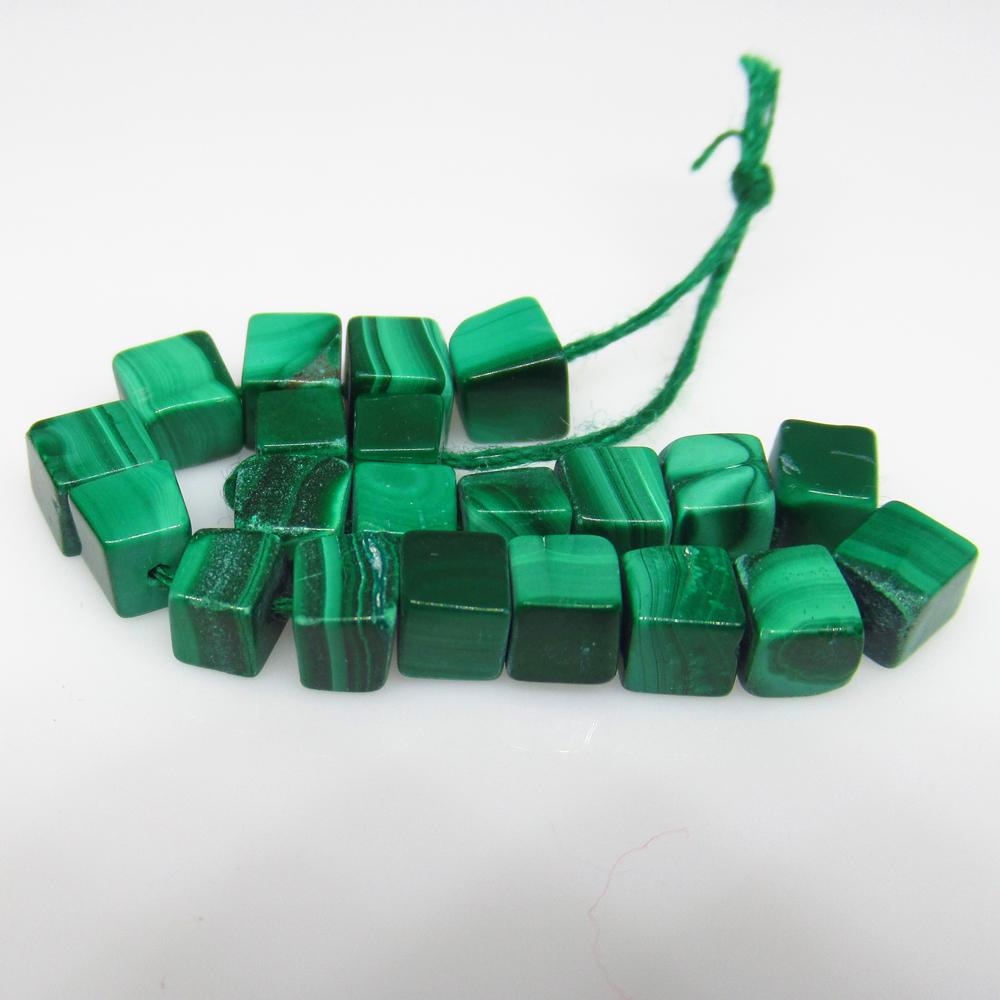 22.19 Ct Natural 21 Green Malachite Drilled Square: No Reserve! Title: 22.19 Ct Natural 21 Green Malachite Drilled Square Beads Stone Clarity: Opaque Gemstone: Natural Malachite Beads Carat Weights: 22.19 Size/Dimensions: 4.1x4.1 - 4.5x4.5 mm / 21 PC's