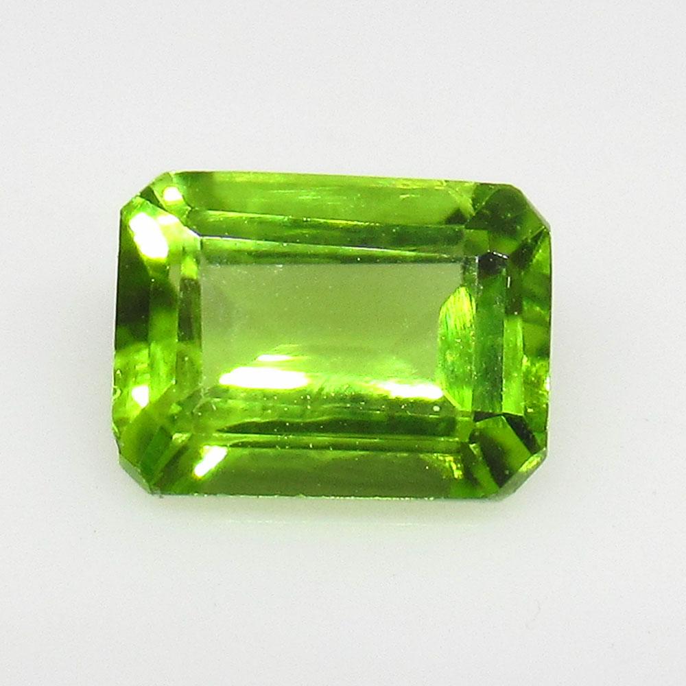1.54 Ctw Natural Pakistan Peridot Octagon Cut: No Reserve! Title: 1.54 Ctw Natural Pakistan Peridot Octagon Cut Stone Clarity: VVS Gemstone: Peridot Carat Weight: 1.54 Size: 8.10 x 6.00 x 4.10 mm Top Class Luster / Excellent Octagon Cut / Origin -