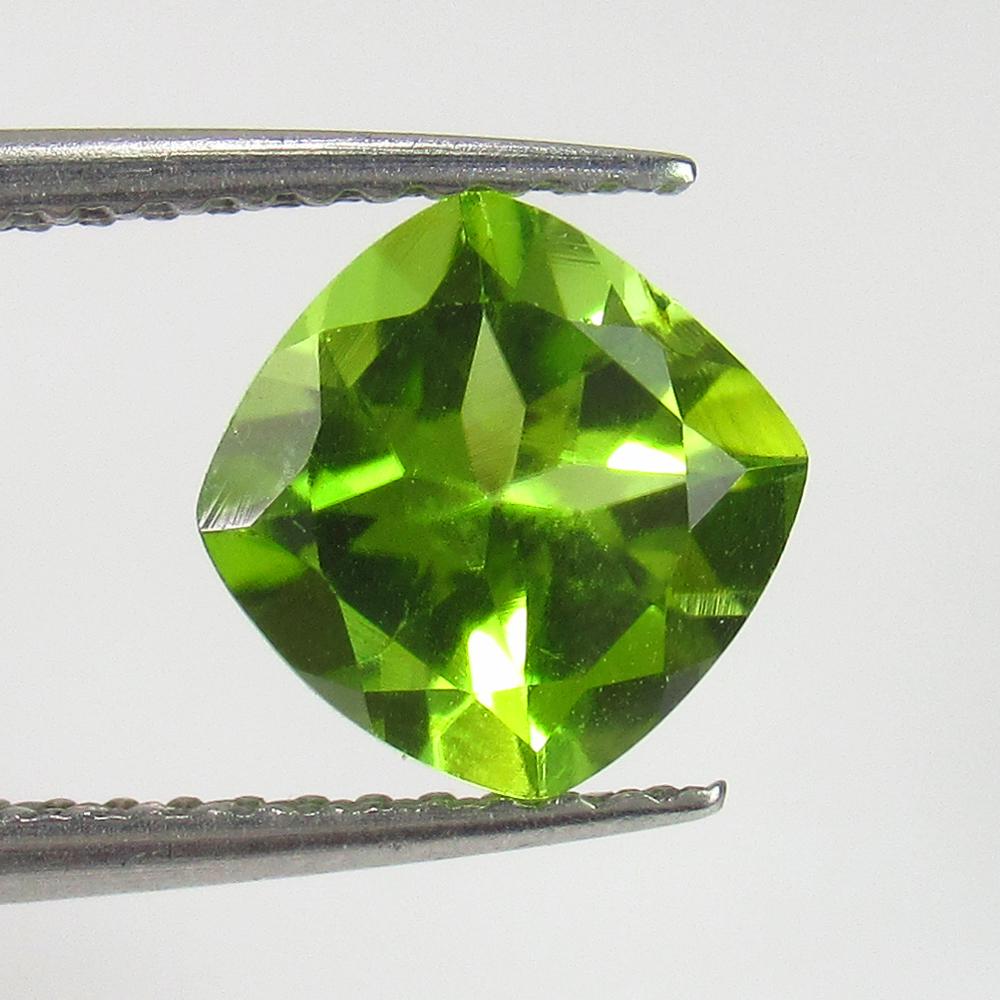 1.47 Ctw Natural Pakistan Peridot Cushion Cut: No Reserve! Title: 1.47 Ctw Natural Pakistan Peridot Cushion Cut Stone Clarity: VVS Gemstone: Peridot Carat Weight: 1.47 Size: 6.80 x 6.80 x 4.40 mm Top Class Luster / Excellent Cushion Cut / Origin -