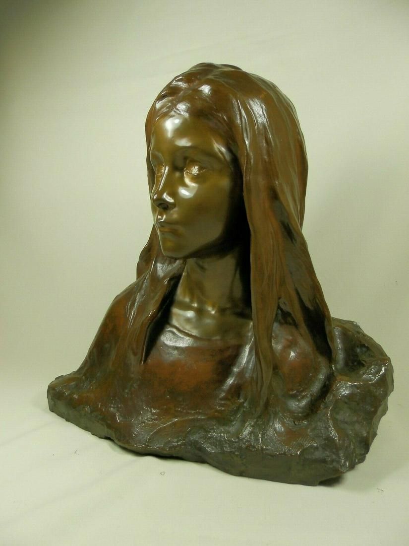 Antique Bronze Buste de Marie enfant by François-Raoul: Antique Bronze Sculpture Buste de Marie enfant by François-Raoul Larche (1860-1912) Original item foundry stamped and numbered Signed by Raoul Larche Foundry mark: SIOT- PARIS. Numbered 837A Françoi