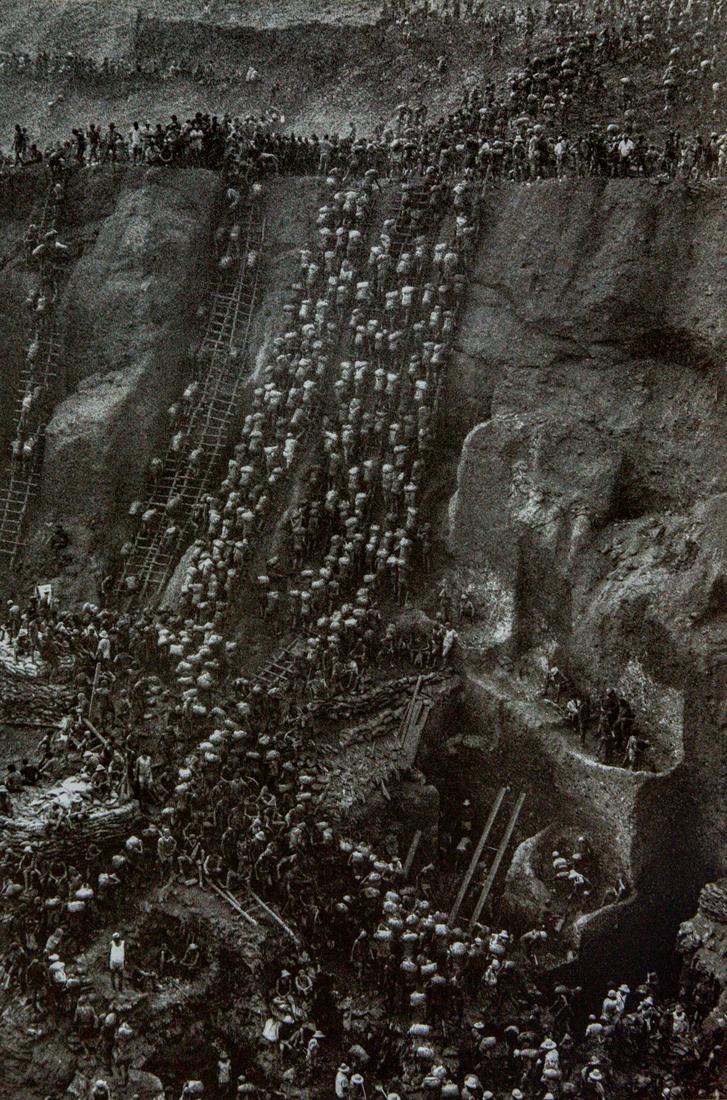 SEBASTIAO SALGADO - Goldmine Serra Pelada, Brazil, 1986 (1 of 1)
