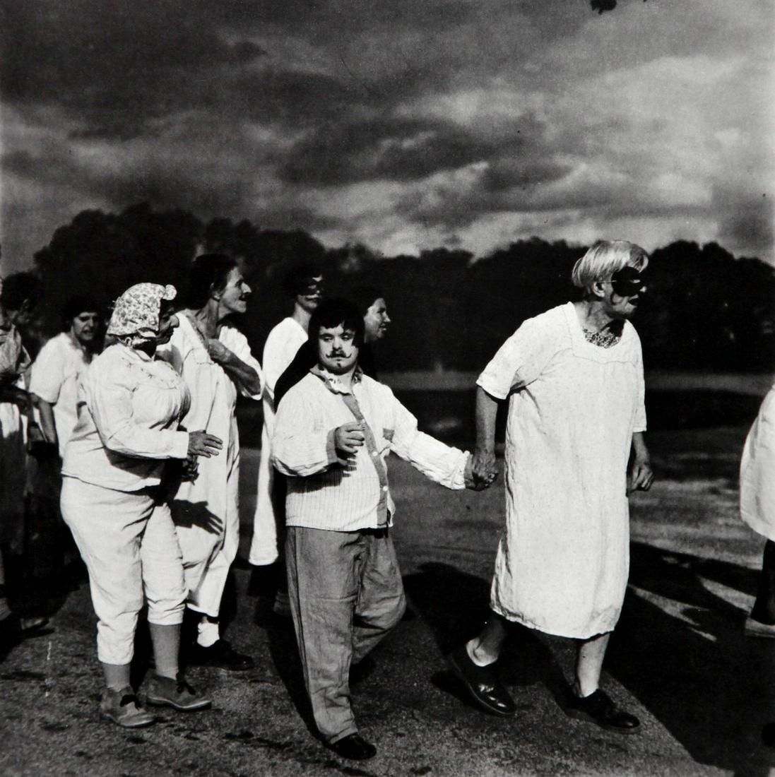 DIANE ARBUS - Untitled 1970-1971: Artist: Diane Arbus Title: Untitled 1970-1971 Date Printed: 1979 Medium: Heliogravure Printer Location: Italy 25 x25 cm - 10x 10 inch, Mount Size: 30x40 cm - 15.7x11.8 Inches Reserve: $50.00 Shipping: