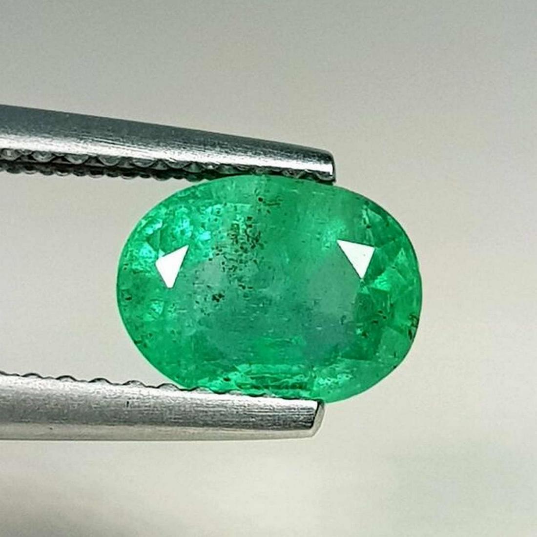 Natural Emerald Oval Cut 1.35 ct (1 of 5)