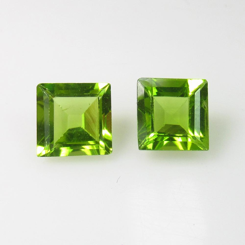 3.00 Ct Natural Pakistan Peridot Square Pair: No Reserve! Title: 3.00 Ct Natural Pakistan Peridot Square Pair Stone Clarity: VVS Gemstone: Natural Peridot Carat Weights: 3.00 Size/Dimensions: 6.90 x 6.90 x 3.70 mm / 2 PC's Top Class Full Luster /