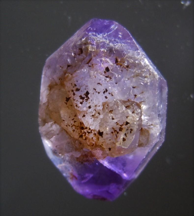 "SUPER SEVEN" QUARTZ - HEALING CRYSTAL: Title: "SUPER SEVEN" QUARTZ - HEALING CRYSTAL Origin: Yincheng, Shanxi, China Size: 1.25x0.85x0.6 cm / 0.85 gram Additional Information: biterminated quartz crystal with zoned purple/yellow areas and