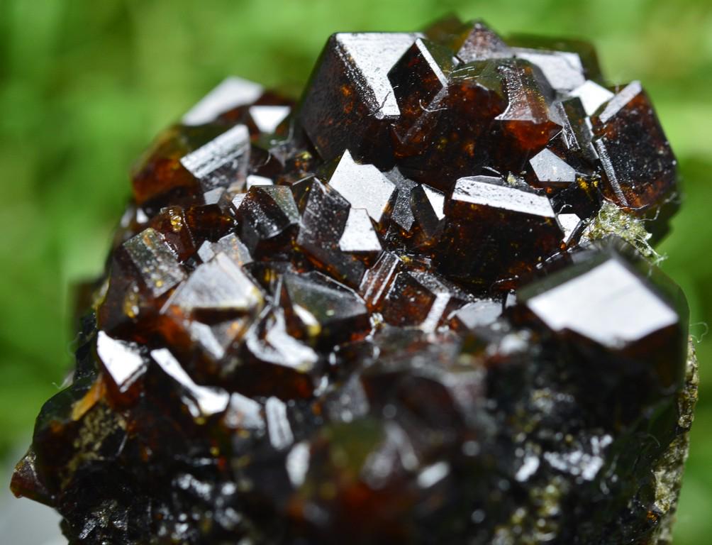 25 Grams Beautiful Cubic Garnet Specimen: Title: 25 Grams Beautiful Cubic Garnet Specimen Origin: Pakistan Weight: 25 Grams Size/Dimensions: 31x25x21 MM Additional Information: Natural Reserve: $20.00 Shipping: Domestic: Flat-rate of $15.00