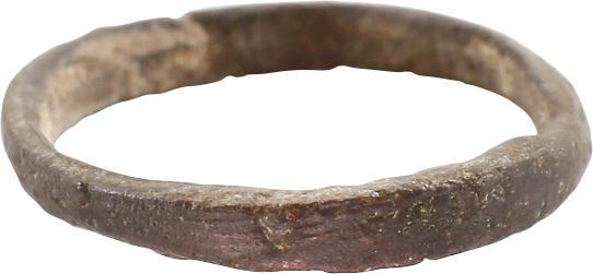 VIKING WOMAN’S WEDDING RING, 850-1050 AD JEWELRY SZ 1: No Reserve! Bronze originally gilt, size 1. low rounded section, 2.0mm width. Made by casting with a central core to distribute the molten copper, which was then laboriously removed. Originally gilt, 
