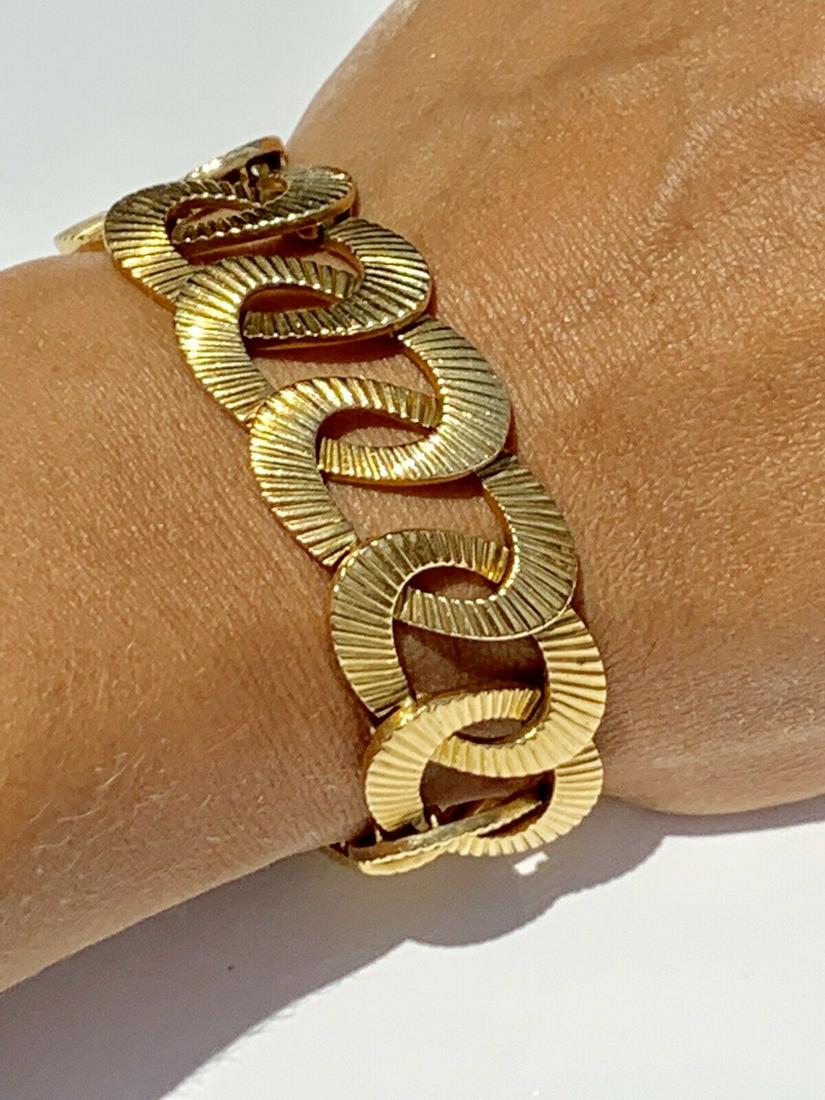 Vintage French 18k Yellow Gold Ribbed Oval Link (1 of 7)