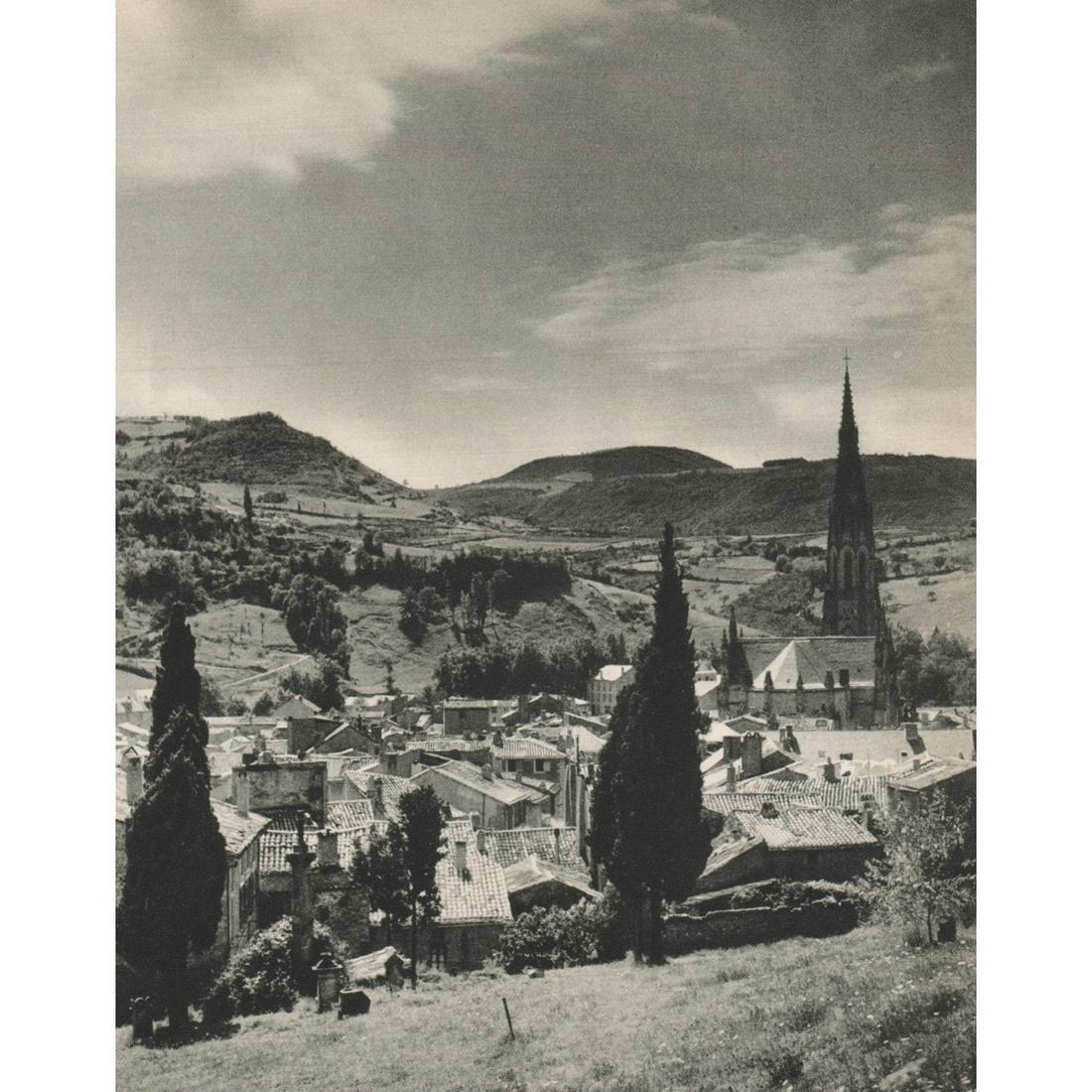 ROYE - Village in the Valley: No Reserve! Artist: ROYE Print Title: Village in the Valley Medium: Sheet-fed Gravure Printing Date: 1940 Printed in Great Britain Image Size: 8.5 X 6.5 inches Horace Roye (1906-2002) was a photograph