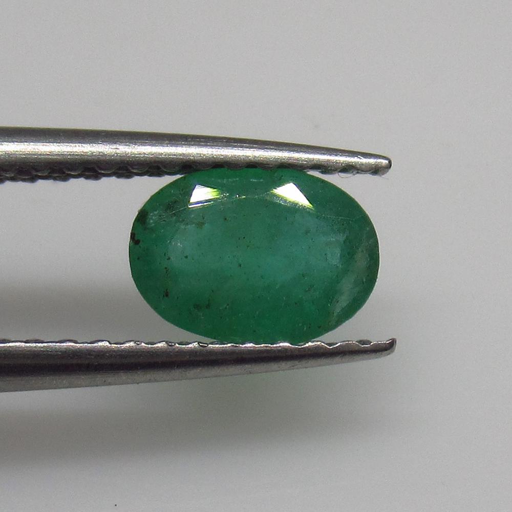 0.65 Ct Natural Zambian Emerald Oval Cut (1 of 2)