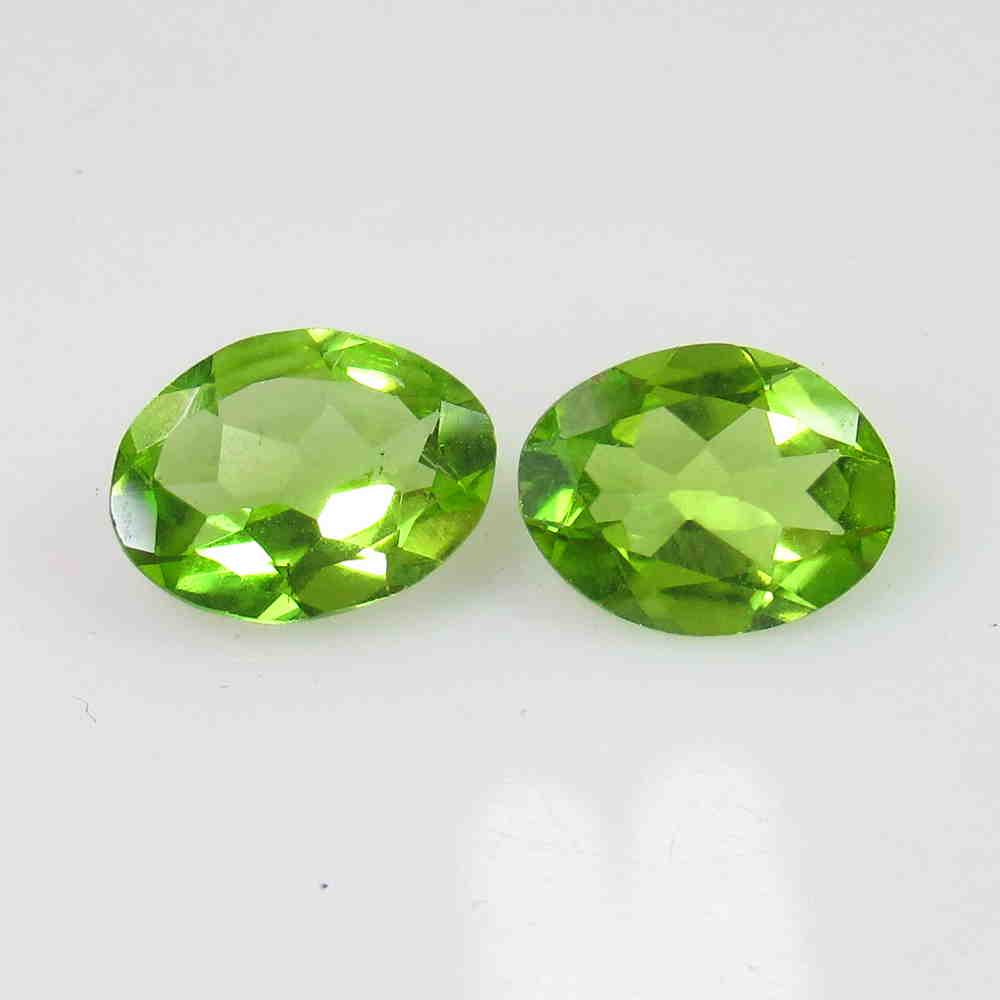 2.28 Ctw Natural Pakistan Peridot Oval Pair: No Reserve! Title: 2.28 Ctw Natural Pakistan Peridot Oval Pair Stone Clarity: VVS Gemstone: Peridot Carat Weight: 2.28 Size/ Dimensions: 8.00 x 6.00 x 3.80 mm / 2 PC's Top Class Luster / Excellent Ova