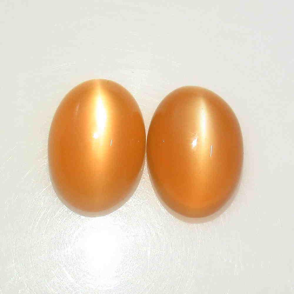 13.43 Ctw Natural Orange Moonstone Oval Pair: No Reserve! Title: 13.43 Ctw Natural Orange Moonstone Oval Pair Stone Clarity: Transparent Gemstone: Moonstone Carat Weight: 13.43 Size/ Dimensions: 14.10 x 10.00 x 7.00 mm / 2 PC's Nice Oval Cabochon