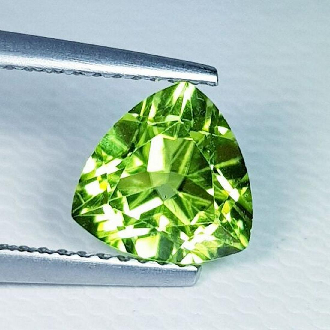 Natural Peridot Triangle Cut 1.85 ct (1 of 6)