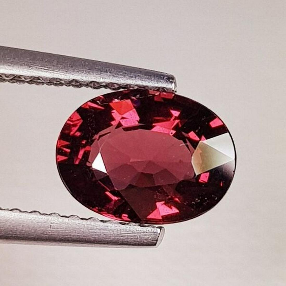 Natural Rhodolite Garnet Oval Cut 1.75 ct: No Reserve! Title: Natural Rhodolite Garnet Oval Cut 1.75 ct Color/Clarity: VVS - VS Gemstones: Gemstones Carat Weights: 1.75 Size/Dimensions: 8.00 x 6.00 x 3.90 Additional Information: Oval - Burma S