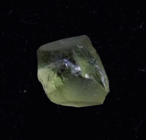 1 CT CLEAR PERIDOTE - UNTREATED GEMSTONE: Title: 1 CT CLEAR PERIDOTE - UNTREATED GEMSTONE Origin: Suppat, Kaghan Valley, Kohistan, Pakistan Size: 0.5x0.47x0.46 cm / 0.2 gram Additional Information: clear peridot crystal Reserve: $2.00 Shippin