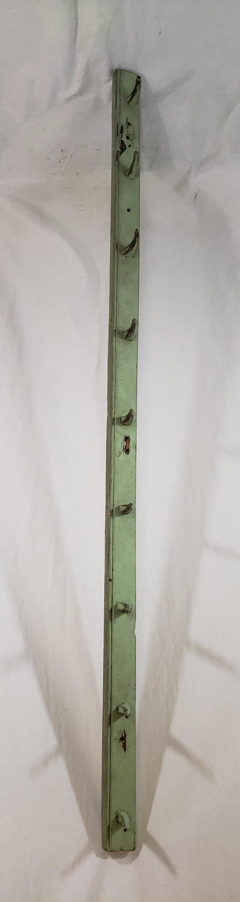 Unusual Pa Peg Rail In Green Paint Ca Early 19th (1 of 7)