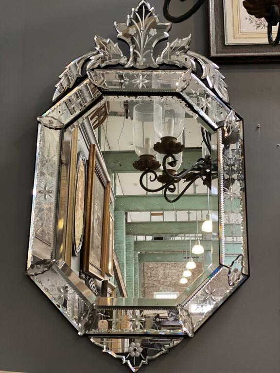 Vintage Venetian style mirror in excellent condition (1 of 5)