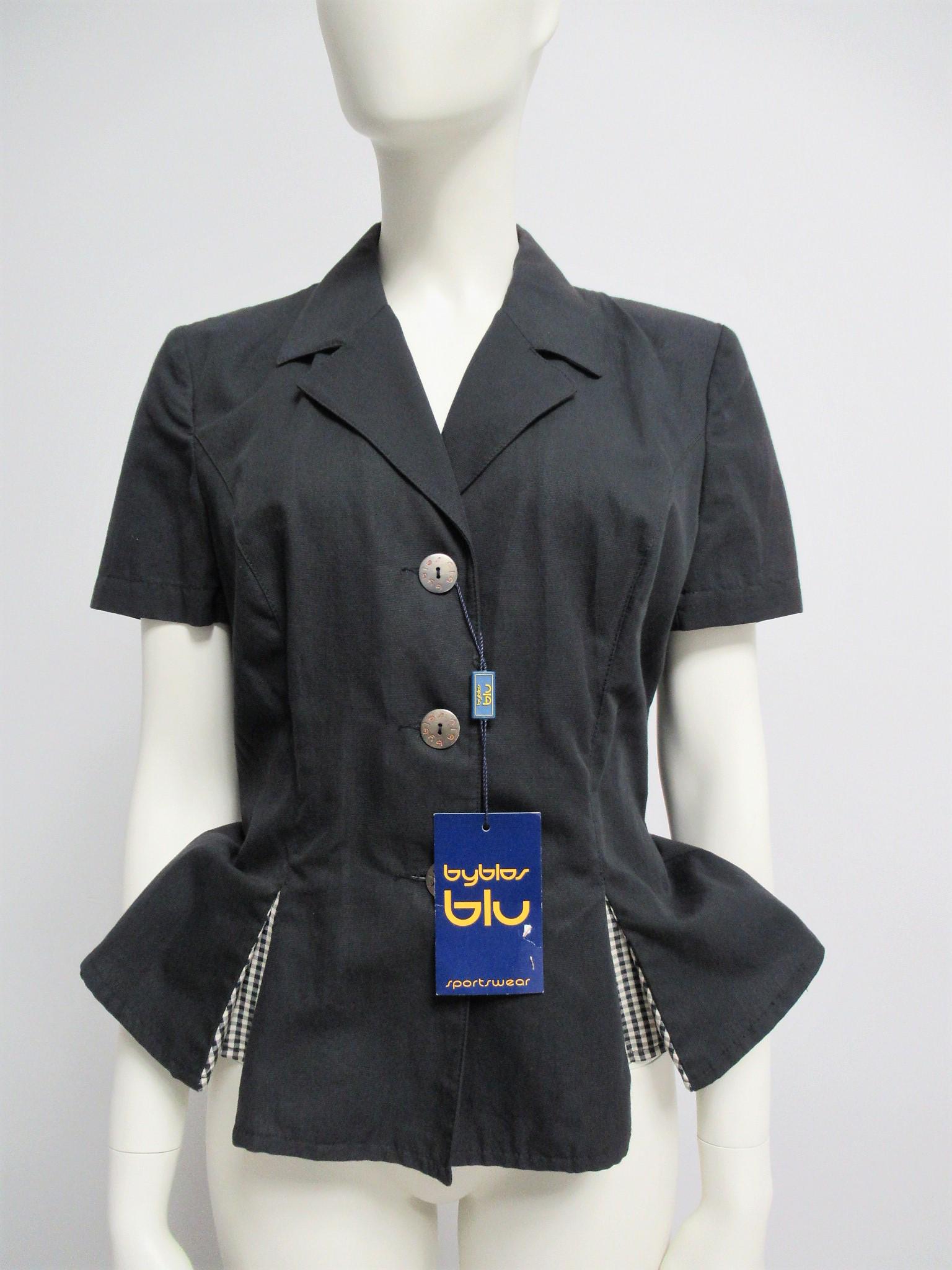 Byblos vintage cotton jacket sz. M: Title: Byblos vintage cotton jacket sz. M Materials: Cotton Size: TG: 44 IT / M MEASURES: Shoulder 42 cm (16.53 "), chest 47 cm (18.50"), length 61 cm (24.02 "). Description:Vintage "Byblos Blu" jacke