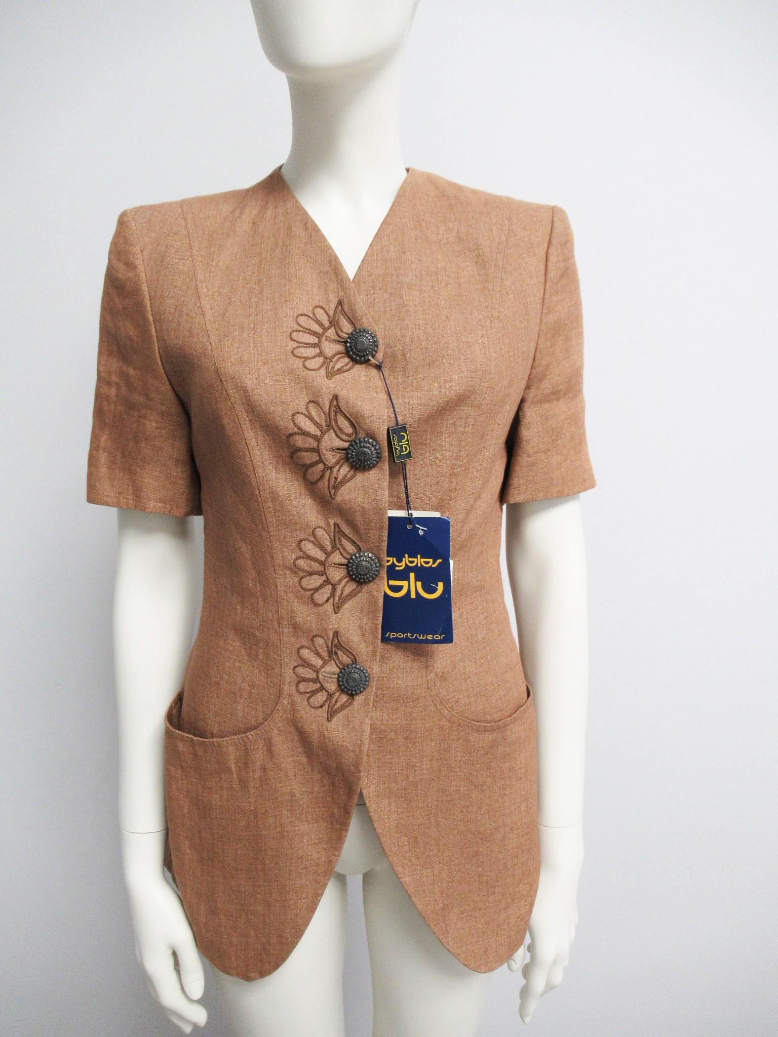 Byblos vintage linen jacket sz. XS / S: Title: Byblos vintage linen jacket sz. XS / S Materials: Linen Size: TG: 40 IT / XS MEASURES: Shoulder 39 cm (15.35 "), chest 44 cm (17.32"), length 73 cm (28.74 "), sleeve 25 cm (9.84"). Description:
