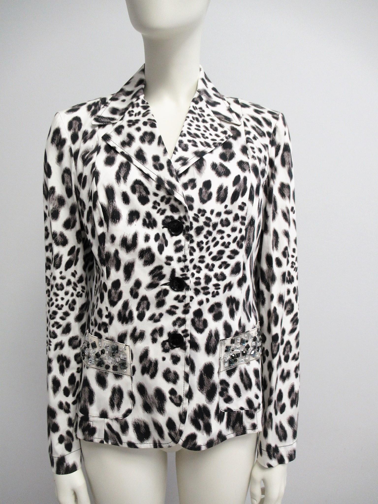 "ANNA RACHELE" Cotton blazer Size L: Title: "ANNA RACHELE" Cotton blazer Size L Materials: 97% cotton, 3% elastam Size: SIZE: 50 IT / L. MEASURES: Shoulder 46 cm (18.11 "), chest 49 cm (19.29"), length 65 cm (25.59 "), sleeve 65 cm (25.5