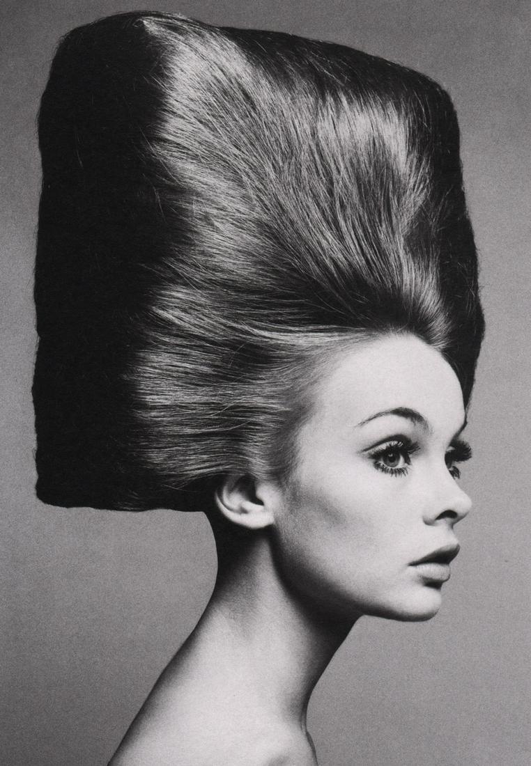 RICHARD AVEDON - Jean Shrimpton, 1965: Artist:RICHARD AVEDON Print Title: Jean Shrimpton, 1965 Medium:Photo-lithograph Printed in 2000’s in the US Image size (inches) approx. 11 x 8.5” Richard Avedon (1923-2004) was an influential Amer