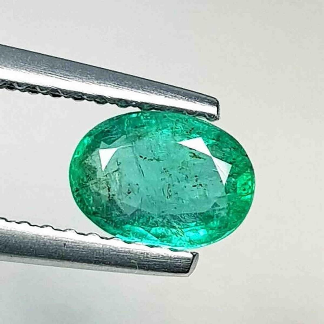 Natural Emerald Oval Cut 1.27 ct (1 of 3)