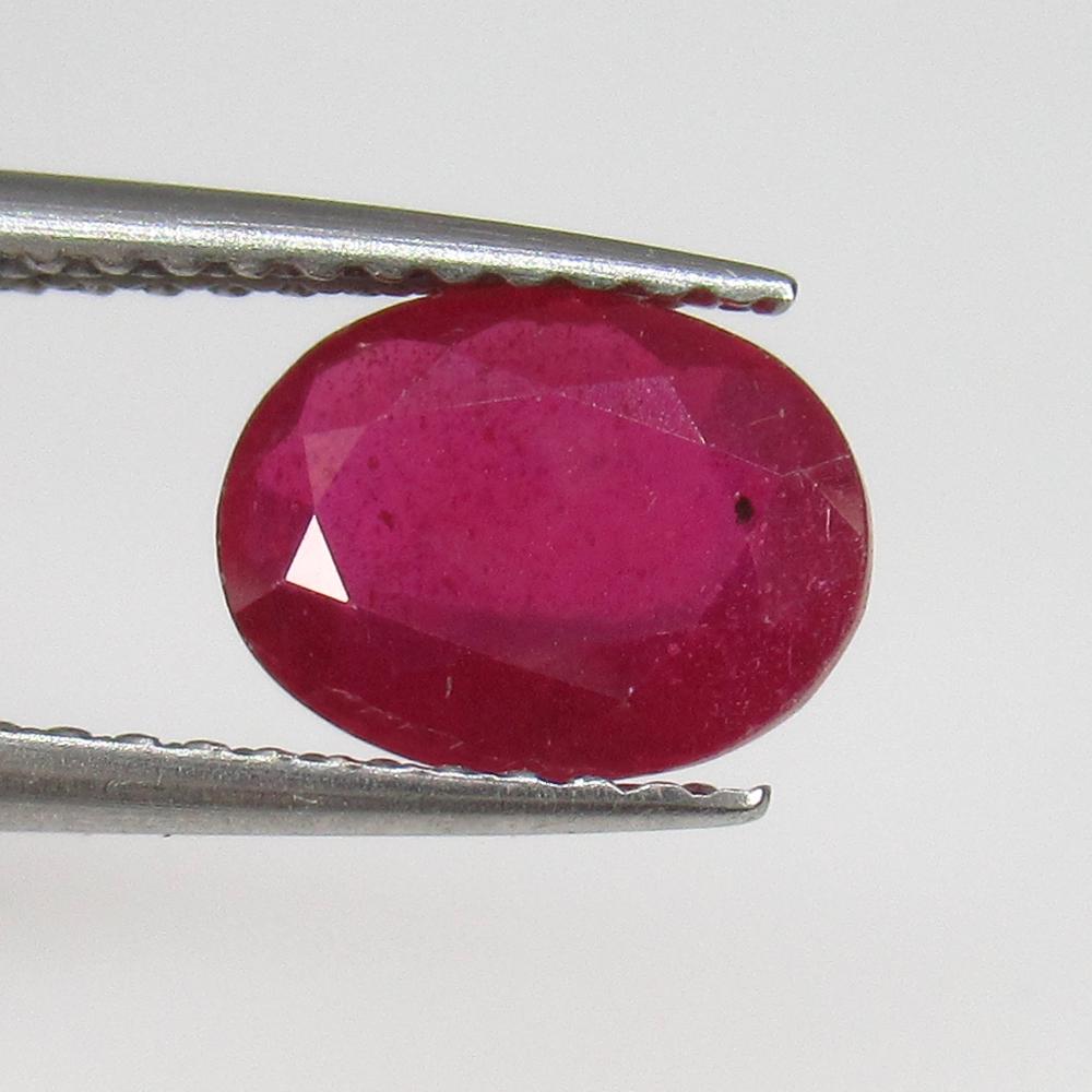 1.85 Ct Natural Mozambique Pinkish Red Ruby Oval Cut (1 of 2)