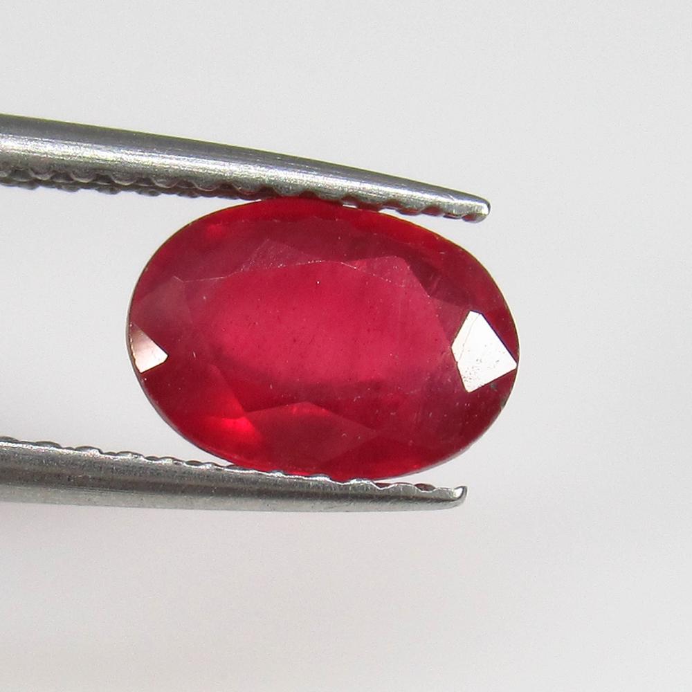 1.69 Ct Natural Mozambique Pinkish Red Ruby Oval Cut (1 of 2)