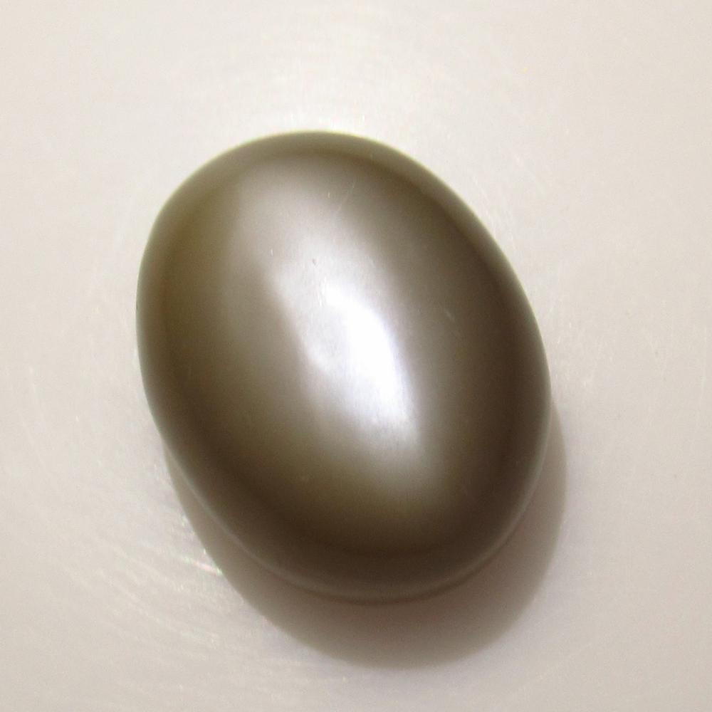 17.13 Ct Natural Moonstone Oval Cab: No Reserve! Title: 17.13 Ct Natural Moonstone Oval Cab Stone Clarity: Transparent Gemstones: Natural Moonstone Carat Weights: 17.13 Size/Dimensions: 17.40 x 13.50 x 9.50 mm Additional Information: Nic