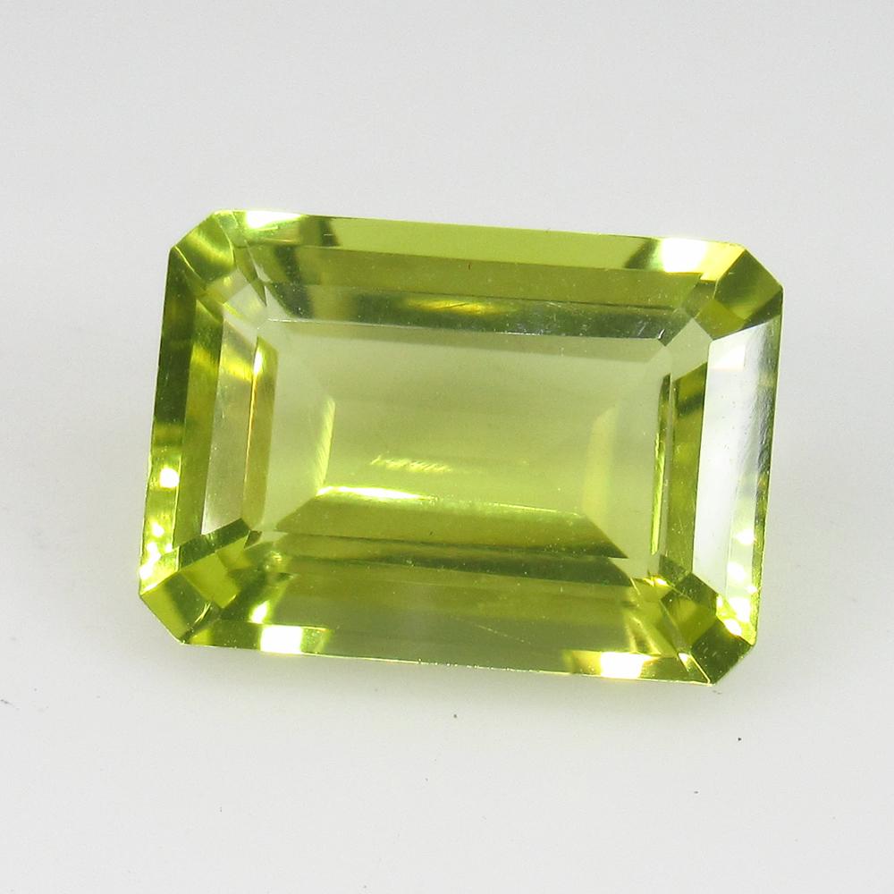 6.53 Ct Natural Lemon Quartz Octagon Cut: No Reserve! Title: 6.53 Ct Natural Lemon Quartz Octagon Cut Stone Clarity: VVS Gemstones: Natuarl Lemon Quartz Carat Weights: 6.53 Size/Dimensions: 14.00 x 10.00 x 6.40 mm Additional Information: Top 