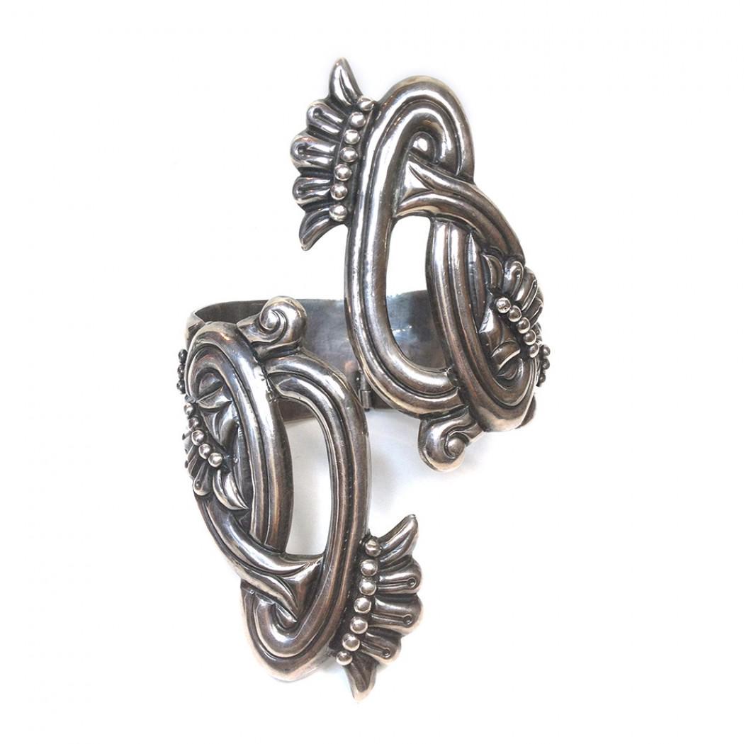 Taxco Sterling Hinged Cuff (1 of 4)