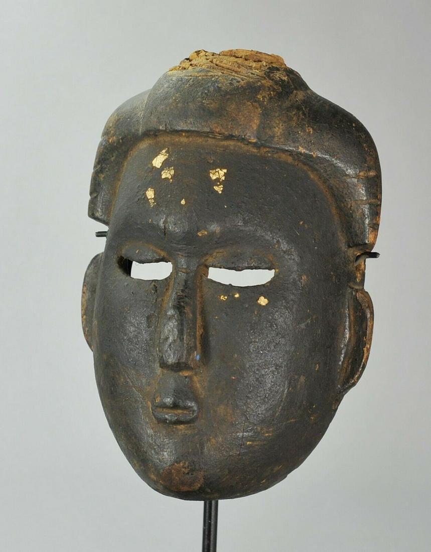 Beautiful IBIBIO black Mask NIGERIA African Tribal Art: NIGERIA BEAUTIFUL POLYCHROME IBIBIO MASK The face expresses a great serenity Unfortunaly in a poor condition PROVENANCE : Belgian-French Collection of Mr P.V. (more informations on request) CHARACTERI