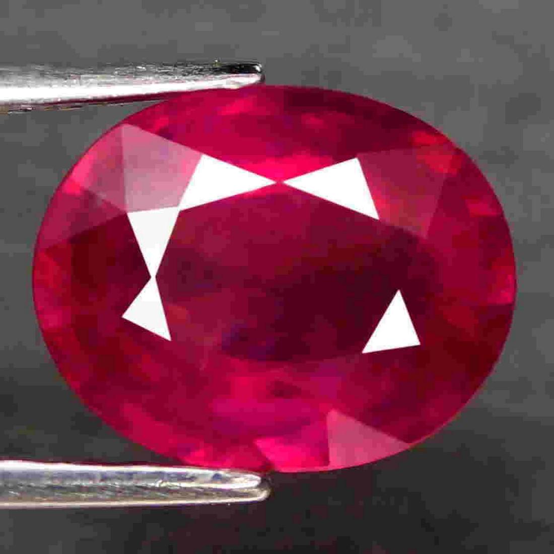 4,69 cts Natural Luminous Oval Hot Pink Red Ruby (1 of 3)