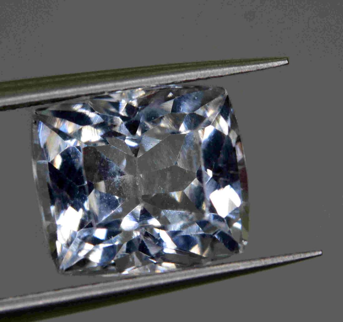 4.1 Carats Cushion Cut Aquamarine ~ 10x9x6 MM: Title: 4.1 Carats Cushion Cut Aquamarine ~ 10x9x6 MM Origin: Pakistan Gemstones: Aquamarine Carat Weights: 4.1 Carats` Size/Dimensions: 10x9x6 MM Additional Information: Natural Reserve: 30 Shipping: