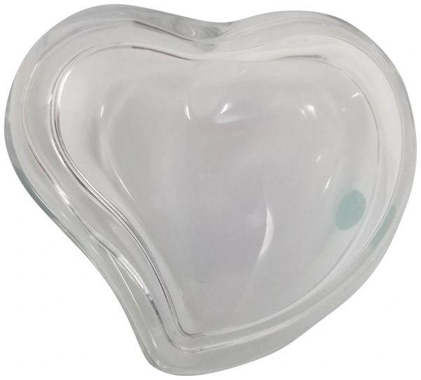 Tiffany and Co Crystal Jewelry Box Signed Elsa Peretti: We offer this Tiffany and Company Signed and Marked Lead Crystal glass domed heart covered dish jewelry box. In pristine condition the crystal heart is signed by Elsa Peretti and Tiffany & Company. Th