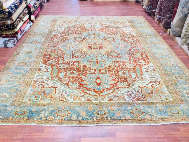 Colorful antique Persian Heriz/Serapi Rug (1 of 9)