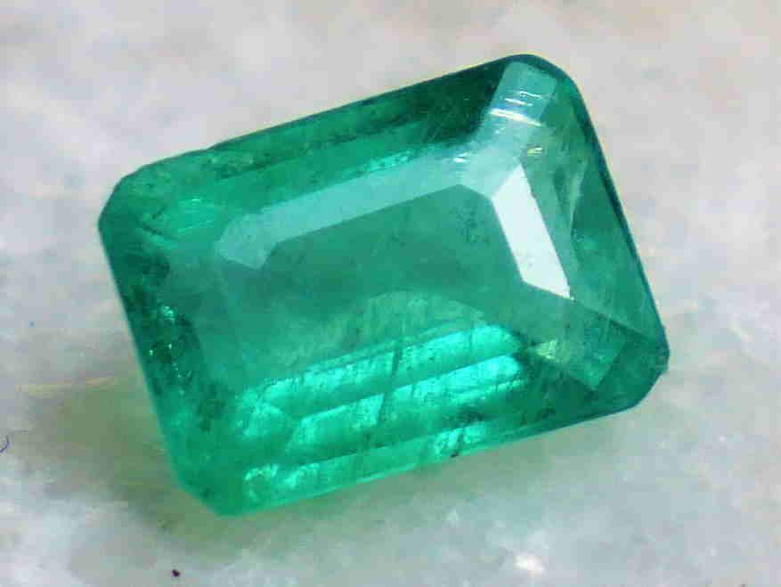 Emerald 0.87 ct certified IGI (1 of 2)