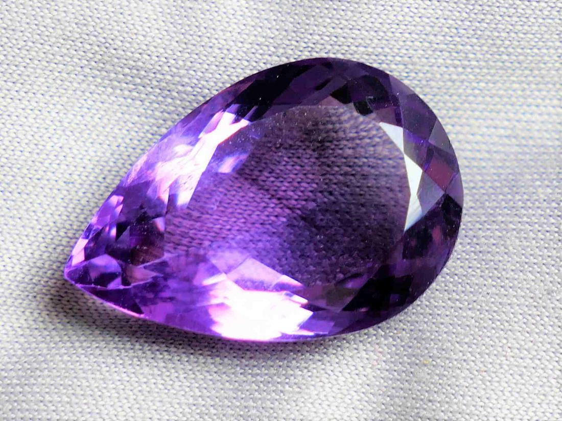 Amethyst 11.73 ct **TOP QUALITY** Certified IGI (1 of 2)