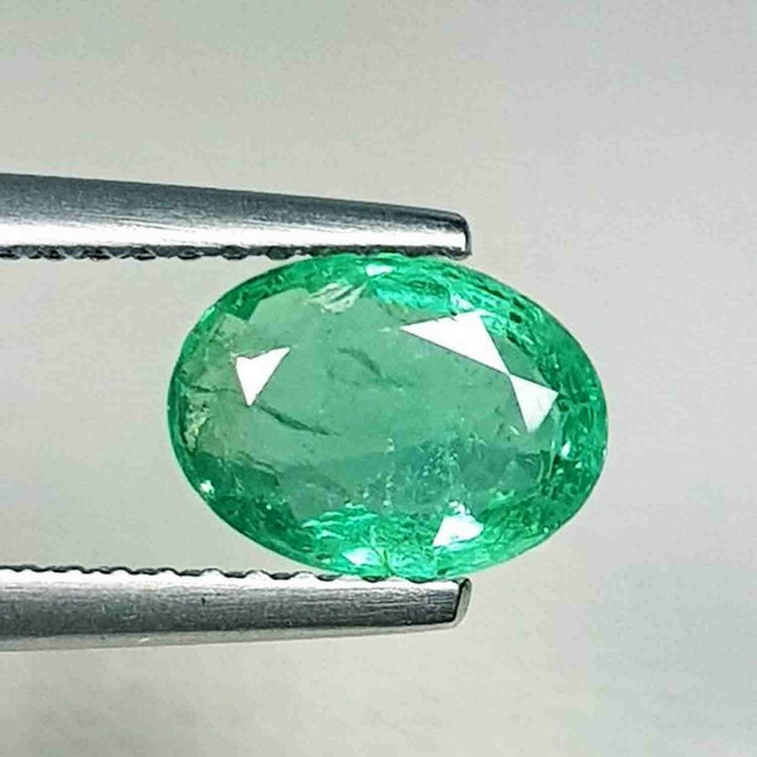 Natural Emerald Oval Cut 1.08 ct (1 of 5)