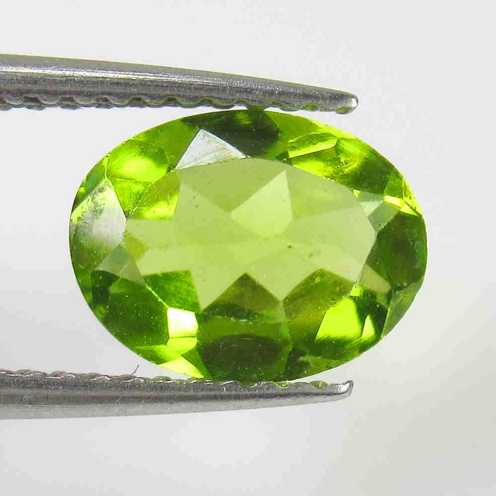1.55 Ctw Natural Pakistan Peridot 9X7 mm Oval Cut: No Reserve! Title: 1.55 Ctw Natural Pakistan Peridot 9X7 mm Oval Cut Color/Clarity: VVS :Gemstone: Peridot Carat Weights: 1.55 Size/Dimensions: 9.00 x 7.00 x 3.70 mm Additional Information: Top Class 