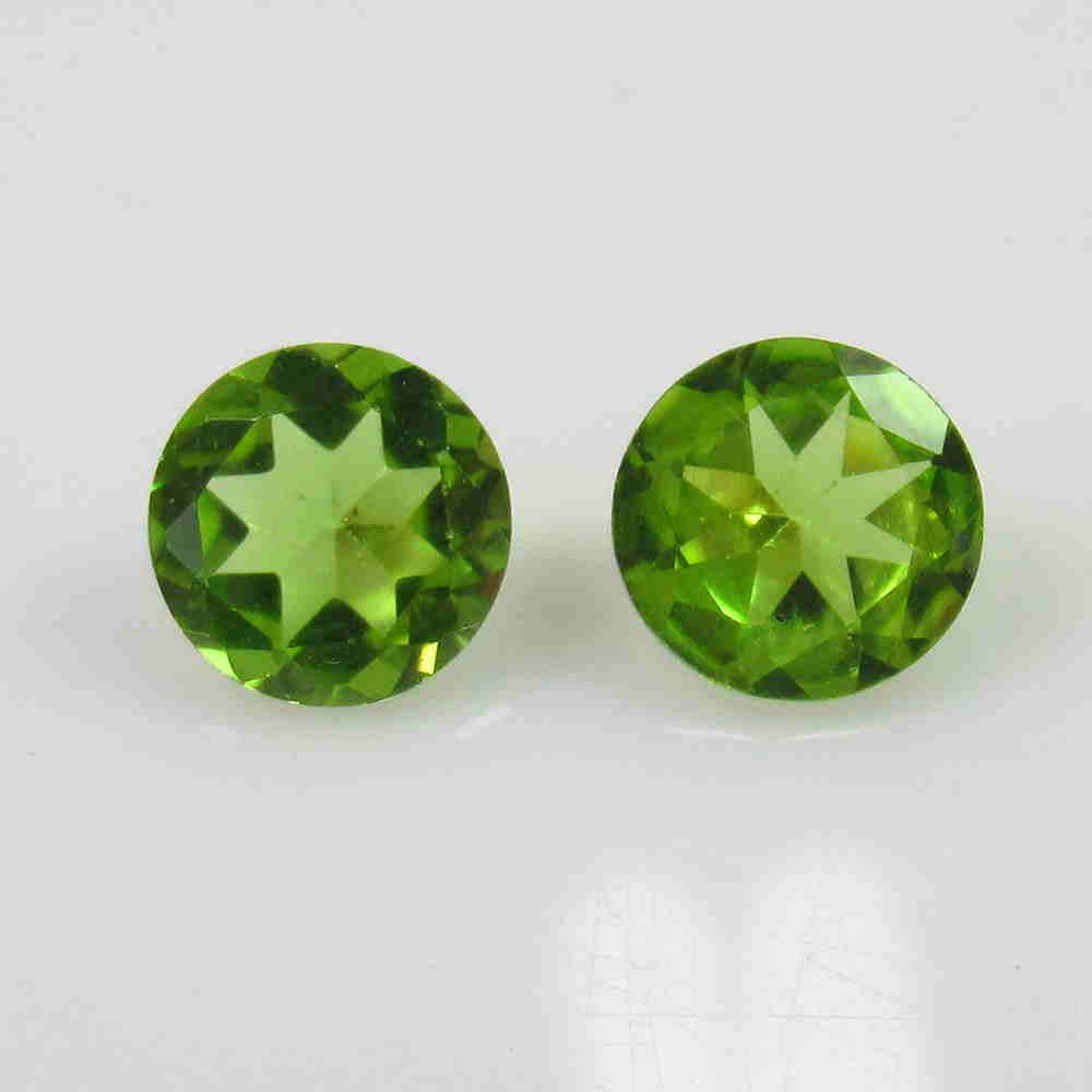2.51 Ctw Natural Pakistan Peridot Round Pair: No Reserve! Title: 2.51 Ctw Natural Pakistan Peridot Round Pair Color/Clarity: VVS :Gemstone: Peridot Carat Weights: 2.51 Size/Dimensions: 7.40 x 7.40 x 4.20 mm / 2 PC's Additional Information: Top Cl