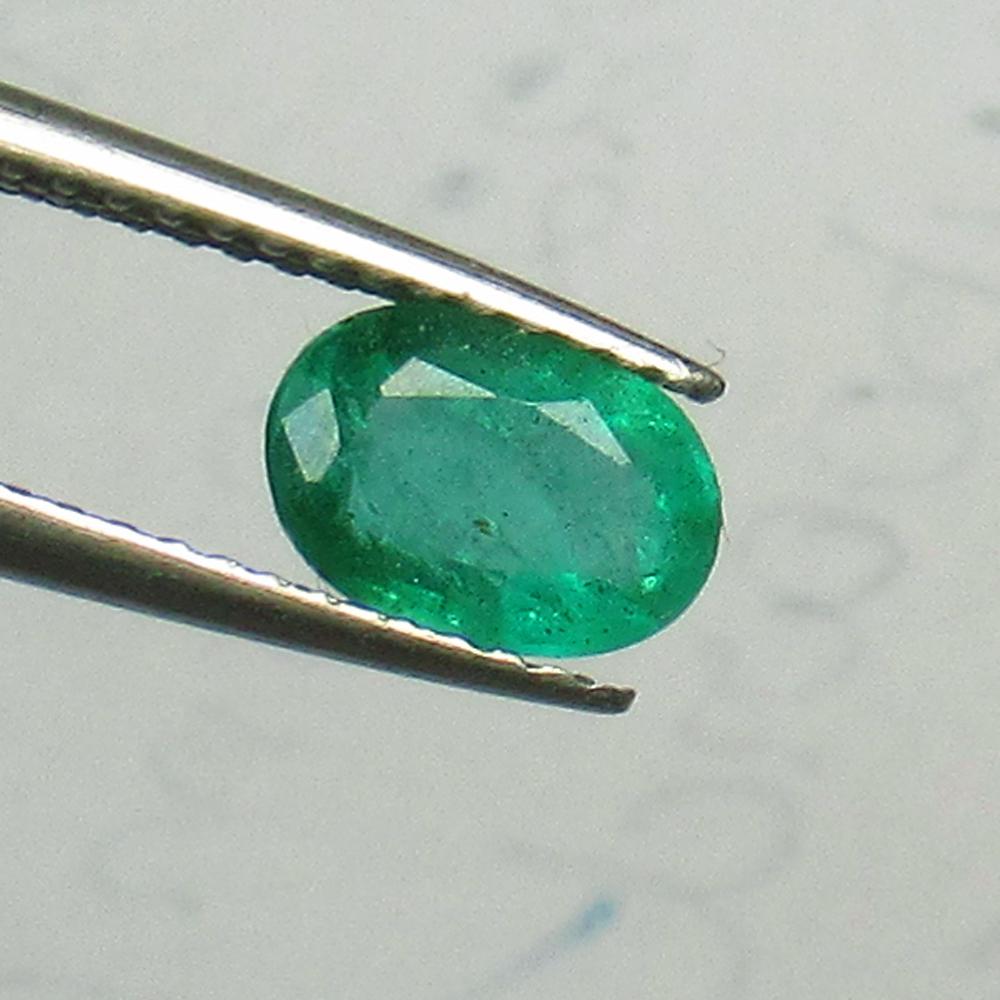 1.00 Ct Natural Zambian Emerald Oval Cut (1 of 3)
