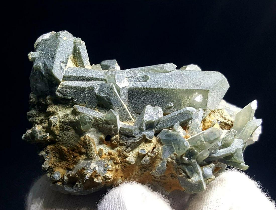 64.9 Chlorine Quartz Crystals Cluster - 65X55X45 mm: Title: 64.9 Chlorine Quartz Crystals Cluster - 65X55X45 mm Origin: Pakistan Reserve: $9.00 Shipping: Domestic: Flat-rate of $23.00 to anywhere within the contiguous U.S. International: Foreign shippin