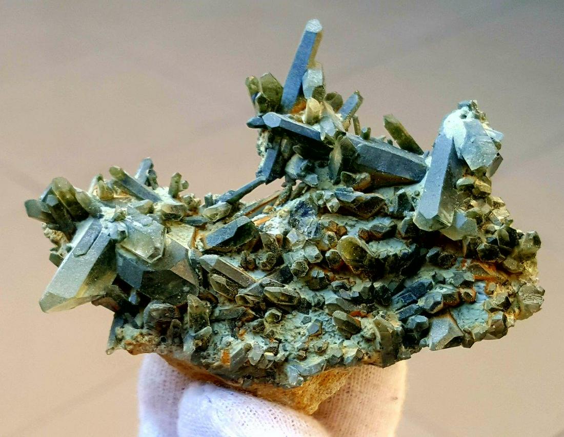 49.1 Chlorine Quartz Crystals Cluster - 76X61X22.5 mm: Title: 49.1 Chlorine Quartz Crystals Cluster - 76X61X22.5 mm Origin: Pakistan Reserve: $9.00 Shipping: Domestic: Flat-rate of $23.00 to anywhere within the contiguous U.S. International: Foreign shipp