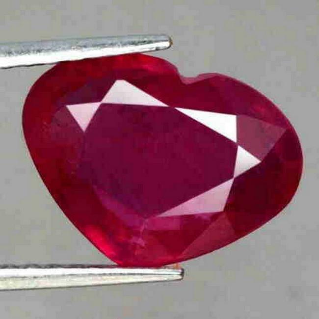 Pinkish red natural ruby heart-5.46 ct. (1 of 3)