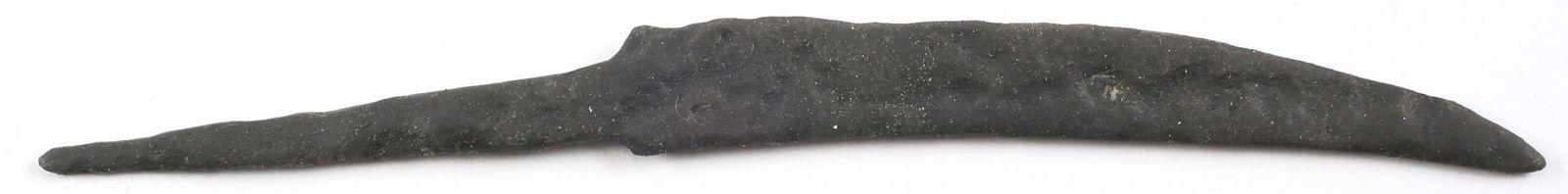 RARE CELTIC SHEATH KNIFE, 3RD-1ST CENTURY BC: Iron, 4 3/8” length. Thick section with a curved back and edge blade. Fine weight and proportions made specifically for fighting. Originally mounted without a guard in bone, wood or antler grip. Sta