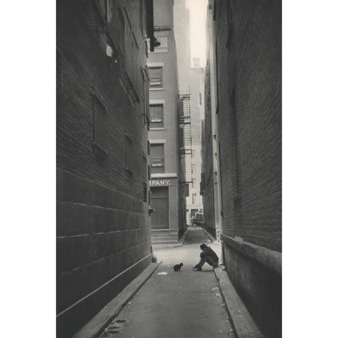 HENRI CARTIER-BRESSON - Solitude Downtown: Artist: HENRI CARTIER-BRESSON Print Title: Solitude Downtown New York, 1947 Medium: Sheet-fed Gravure Printing Date: 1950's Printed in France Image Size approx: 13.5 x 9 inches Henri Cartier-Bresson (
